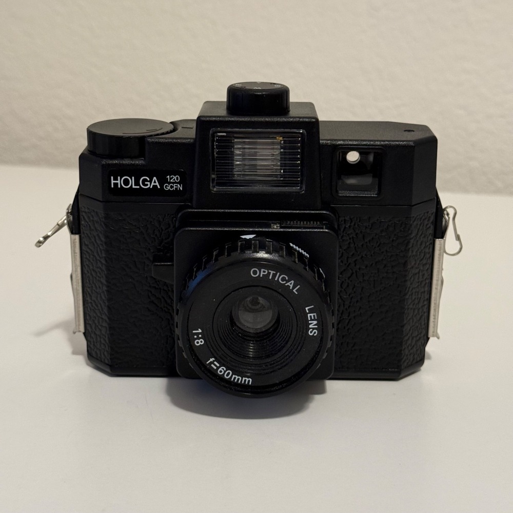 Holga 120GCFN Medium Format 120 Film Camera Built-in Flash Black UNTESTED